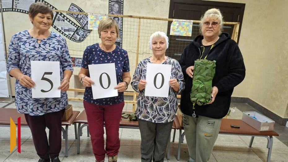 Волонтеры хохольской мастерской «Хозяюшка» сплели 500-ю масксеть
