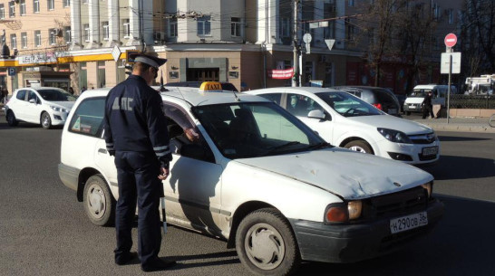 Воронежские таксисты проведут массовую акцию за повышение тарифов