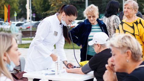 Воронежцы прошли медосмотр в рамках акции «Здоровый двор»