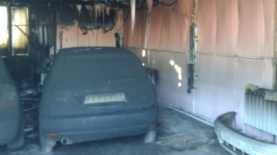 На автомойке в Кантемировском районе едва не сгорели две иномарки