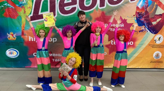 Эртильский коллектив привез «серебро» с областного танцевального турнира «Дебют-2021»