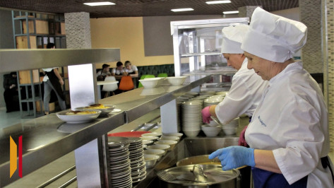 В Воронежской области персонал школьных столовых будут обследовать на кишечные инфекции каждую четверть