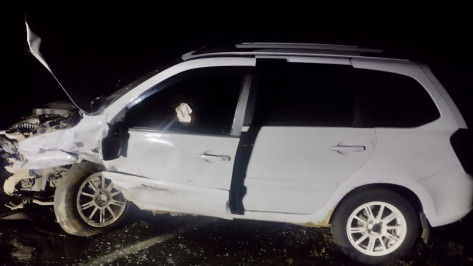 В Воронежской области столкнулись «Приора» и «Калина»: пострадали мужчина и 8-летний ребенок