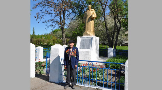 Новую скульптуру воина-освободителя установят на братской могиле в репьевском селе Россошки