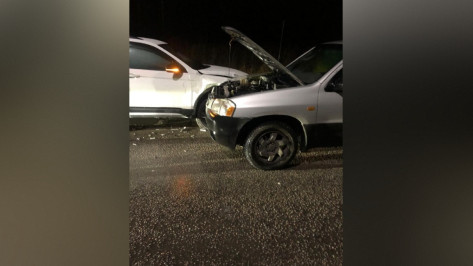 Под Воронежем Mazda сбила мужчину и врезалась еще в два автомобиля