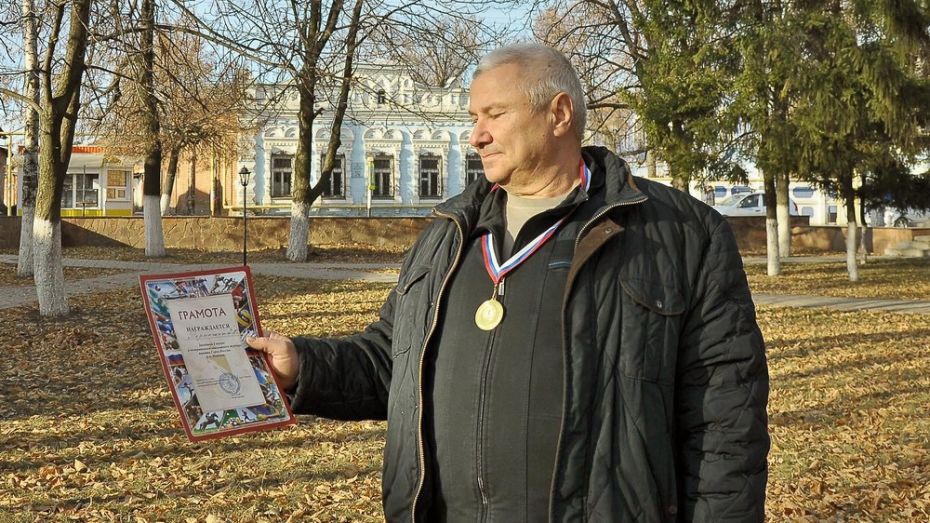 Бутурлиновец завоевал «золото» межрайонного турнира по шахматам