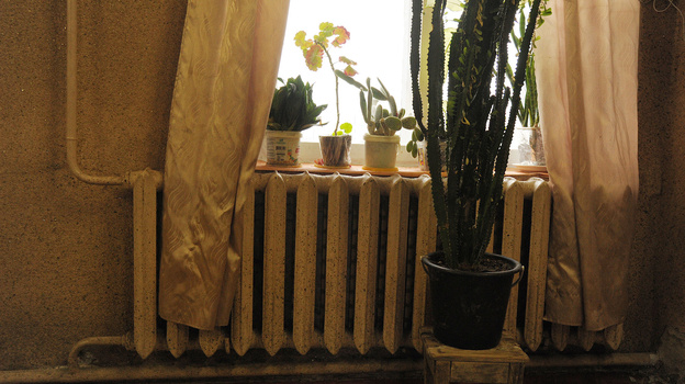 Жителям дома в Воронеже восстановили отопление после прорыва трубы в пустующей квартире