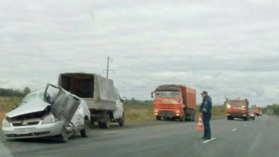 Полиция: ДТП с грузовиком под Воронежем спровоцировал водитель «Приоры»