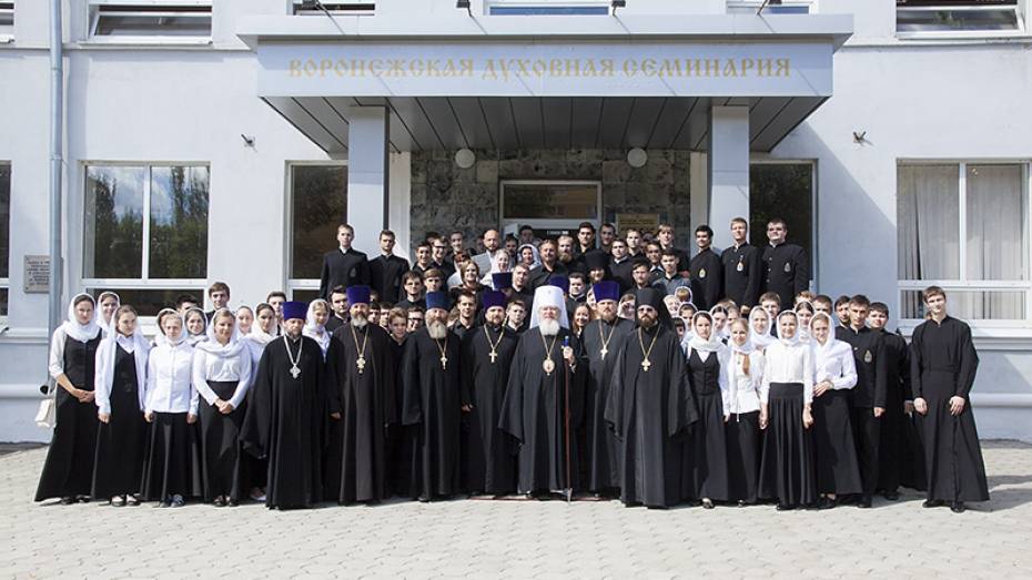Митрополит освятил новый корпус Воронежской семинарии