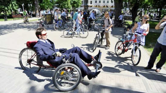 Вчетвером на шести колесах