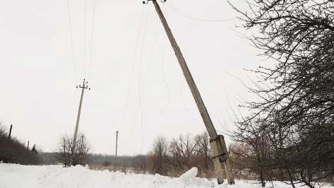 Обломки БПЛА повредили ЛЭП и частный дом в Воронежской области в ночь на 11 декабря
