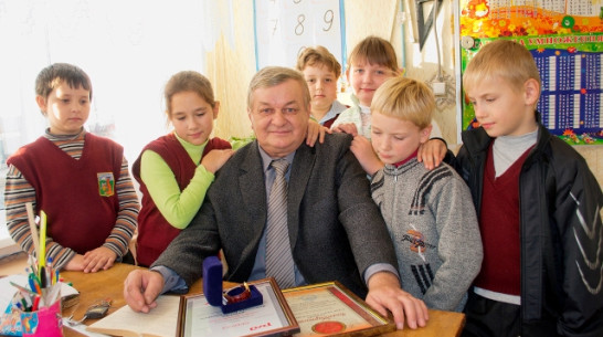 В Лисках учитель начальных классов предотвратил аварию на железной дороге