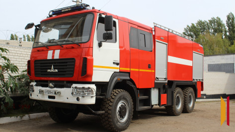В Ольховатский район передали новую пожарную автоцистерну
