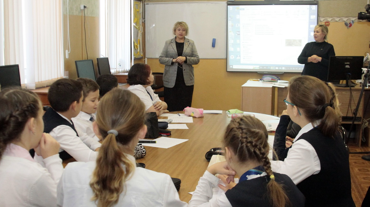 разговоры о важном фото. разговоры о важном воронежская область. разговоры о важном воронежская область. надпись беседа о важном. ученики в школе.