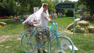 Велоневеста из Воронежа стала невестой на Moscow Flower Show