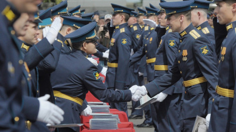 Улицу в Воронеже перекроют из-за церемонии выпуска офицеров Военно-воздушной академии