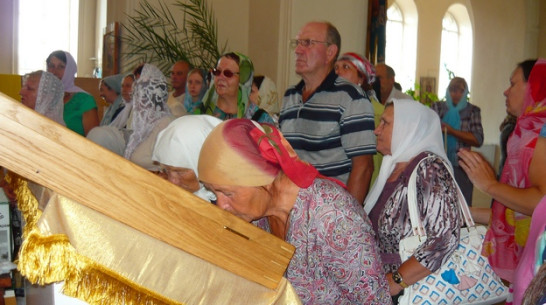 Жители Верхнемамонского района поклонились мощам десяти святых