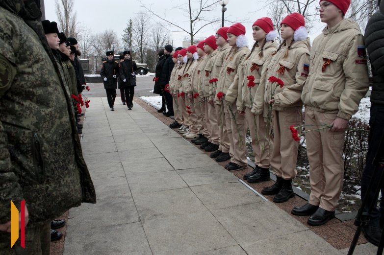 возложение цветов