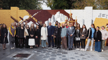 Зодчество, космос и корабли. Посвященный Воронежу мурал появился на проспекте Революции