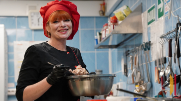 Штрули для шефов готовила на костре: жительница Острогожска приняла участие в популярном кулинарном шоу