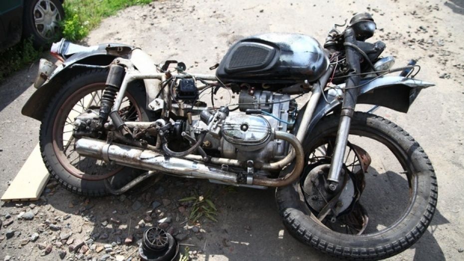 В ДТП под Воронежем пострадали мотоциклист и пассажир