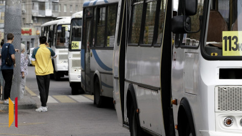 Стало известно, как воронежским многодетным семьям оформить бесплатный проезд для школьников