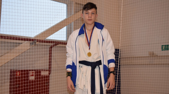 Верхнехавский каратист завоевал «золото» на Кубке России по кобудо