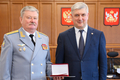 Губернатор Воронежской области наградил начальника военно-воздушной академии почетным знаком