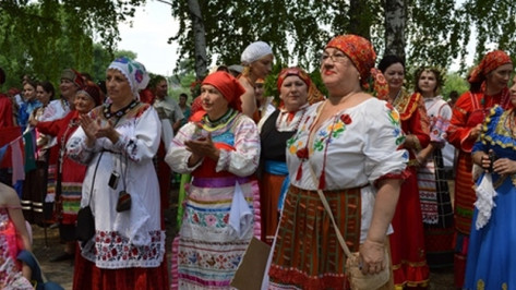 В Новой Усмани в шестнадцатый раз прошел фольклорный фестиваль «На Троицу!»