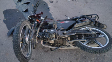 В Воронежской области «Лада Приора» столкнулась с мопедом: пострадали подростки