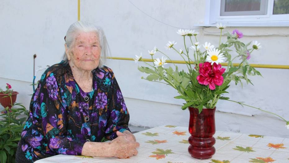 Жительница Новохоперского района отметила 100-летний юбилей в День России