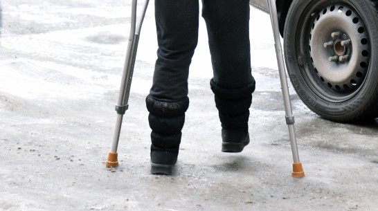 Почти 800 воронежцев получили травмы из-за гололеда