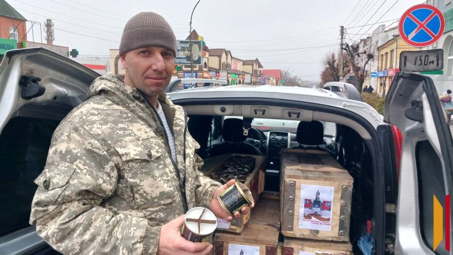 Волонтеры острогожского села Петропавловка передали бойцам СВО более 1 тыс окопных свечей