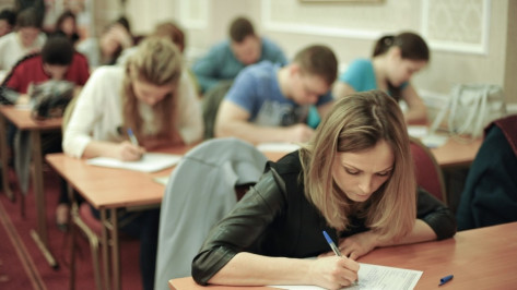 Воронежских выпускников пригласили на конкурс эссе «Лучший учитель»