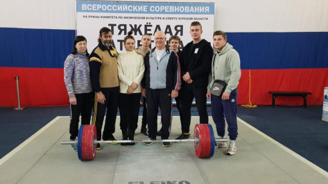 Воронежские тяжелоатлеты завоевали 6 медалей на всероссийском турнире
