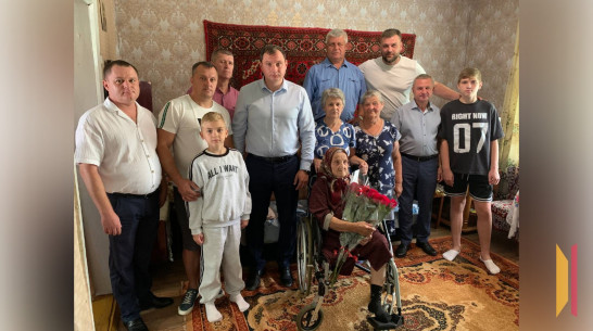 «Работали без отдыха и выходных». Воронежская мать-героиня Прасковья Сорокина отпраздновала сотый день рождения