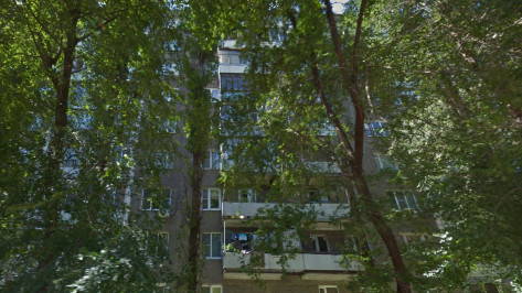 В Воронеже годовалая девочка выпала с балкона 5 этажа дома на улице Переверткина