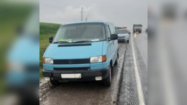 Под Воронежем у водителя во время движения по трассе случился инсульт