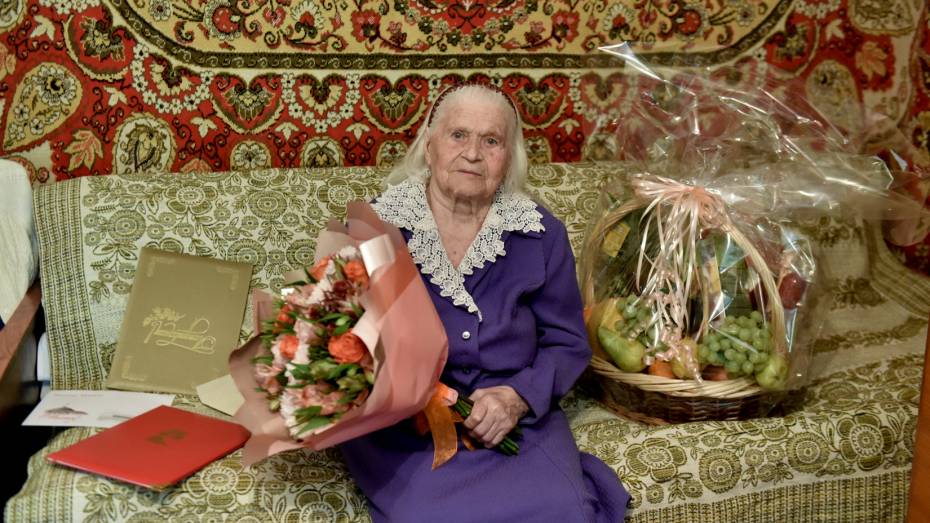 К чему снится сонник покойная бабушка дарит подарок, сонник покойная бабушка дарит подарок во сне