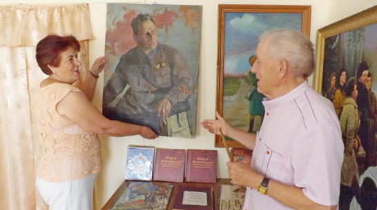Верхнемамонскому музею подарили портрет Героя Советского союза Ильи Фирсова