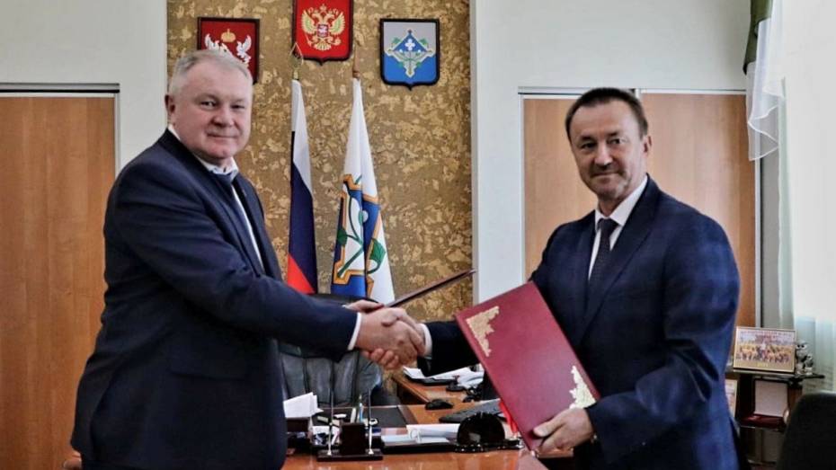 Председатель Совета муниципальных образований Воронежской области Юрий Матузов посетил Новохоперский район