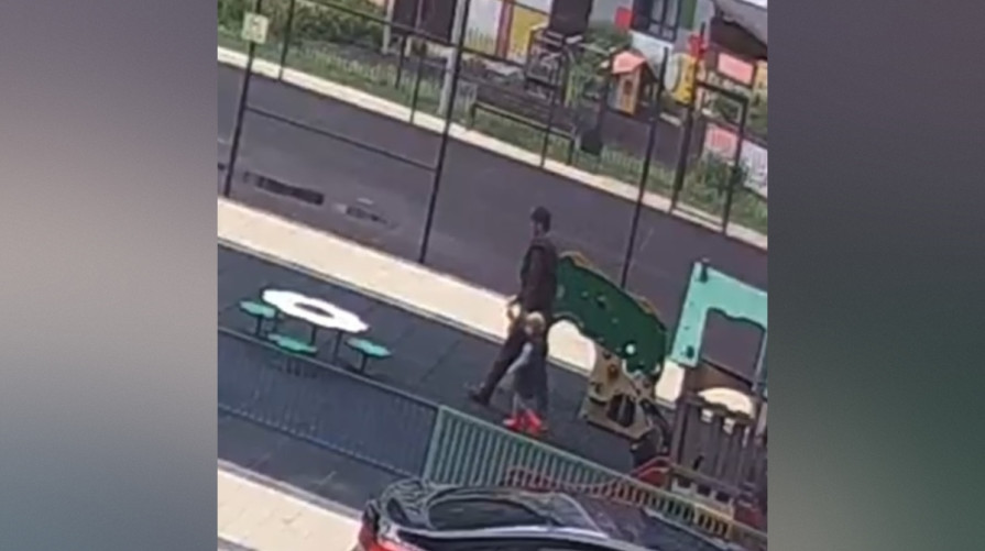 В Воронеже незнакомец пытался увести 3-летнего ребенка из двора ЖК «Современник»: видео