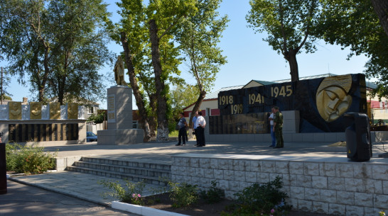 В Петропавловке отремонтировали мемориал погибшим в годы ВОВ землякам