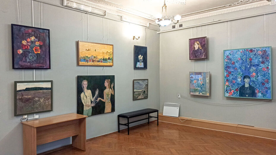 Лискинцев пригласили на выставку живописи воронежской художницы Ирины Токаревой