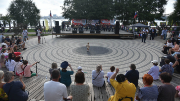 Воронежцы собрали деньги для армии и раненых бойцов