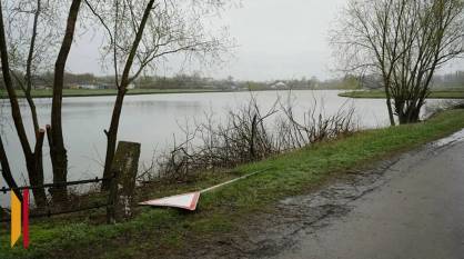 Вандалы повредили и похитили дорожные знаки в трех поселках Воронежской области
