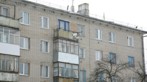 Очевидцы: в Левобережном районе Воронежа пенсионер погиб после падения с 5-го этажа