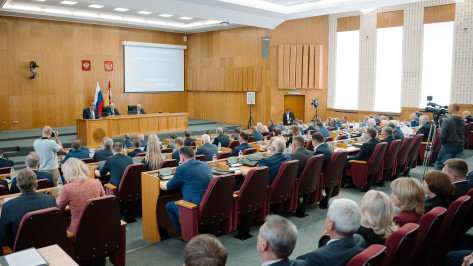 Участники программы «Герои земли Воронежской» посетили первое заседание облдумы нового созыва