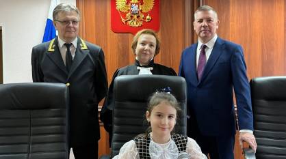 Губернатор Александр Гусев исполнил еще одну мечту 7-летней Эмилии из Нововоронежа