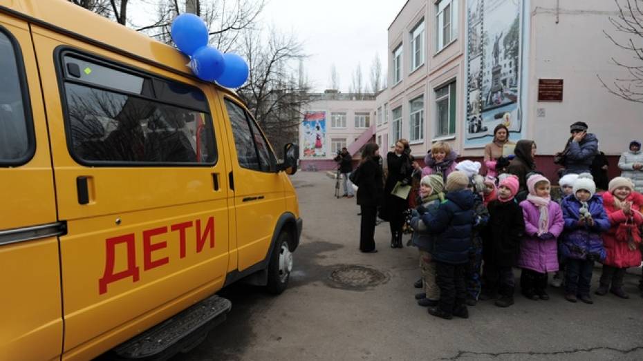 Дети-инвалиды получили автобус, обещанный премьер-министром Дмитрием Медведевым